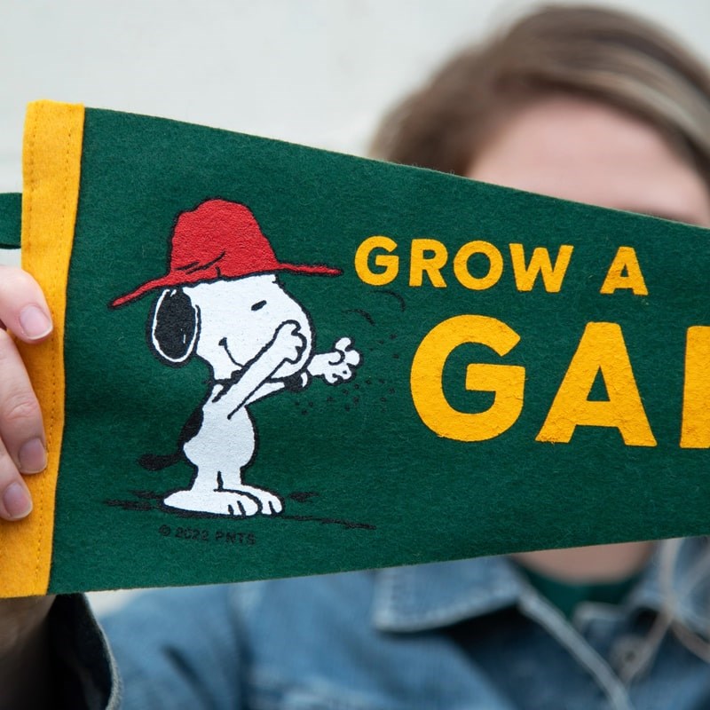 3P4 X Peanuts Pennant - Grow a Garden